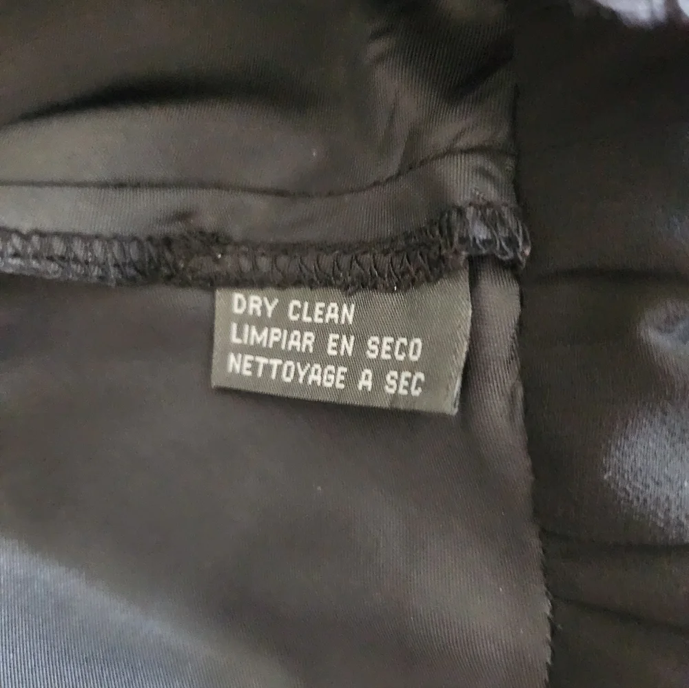 Jones Wear Black Lace-Trim Cocktail Dress - Picture 7 of 7